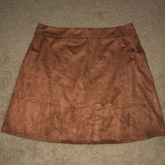 *SOLD* Perfect soft fall skirt - Picture 3 of 4